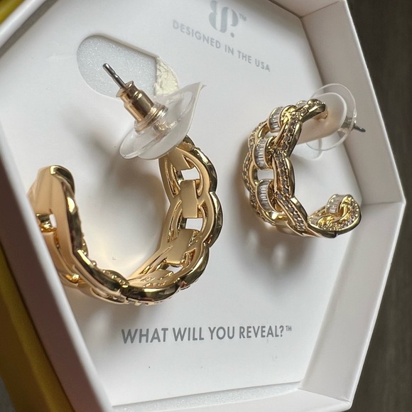 BP cz gold hoop earrings intricately linked ER47792 - Picture 1 of 5